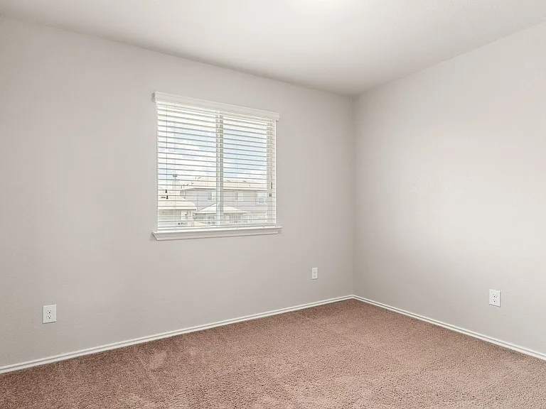 9605 Raeburn Ct — Photo 13