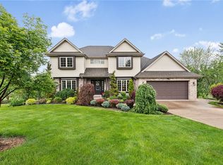 1316 Pinecrest Dr, Latrobe, PA