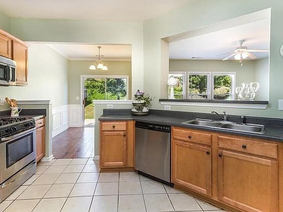 4th image of 5640 Sterling Ct
