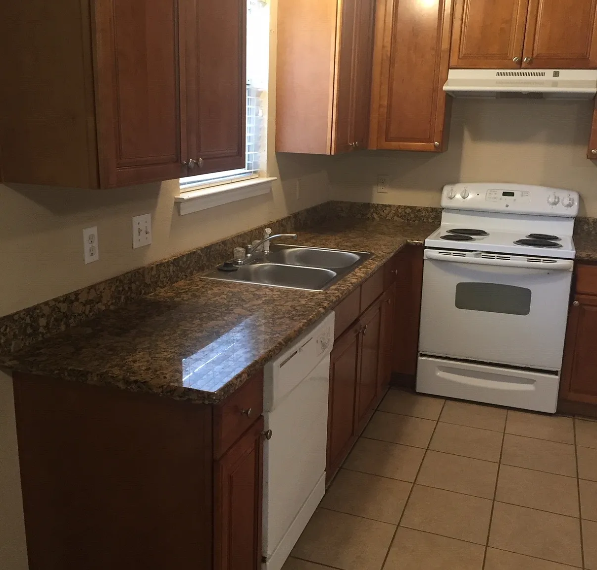3 bed, 1069 sqft, $1,095 — Photo 4