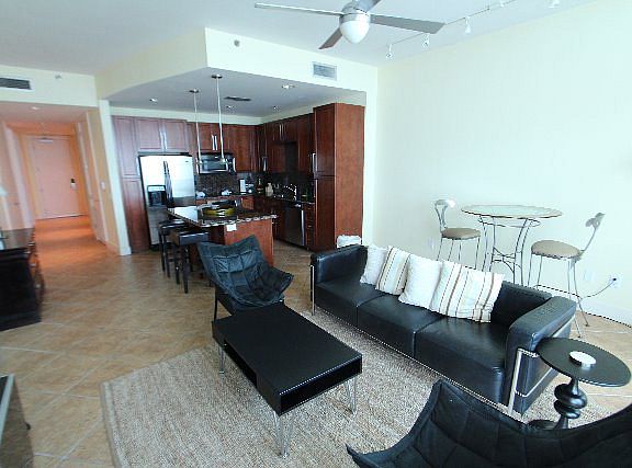 5th image of 310A Padre Blvd
