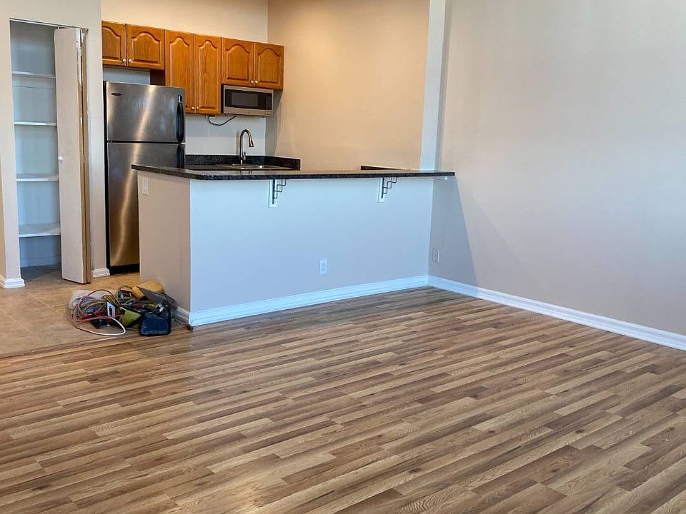 1st image of 6209 Villa At The Wood Floor 6