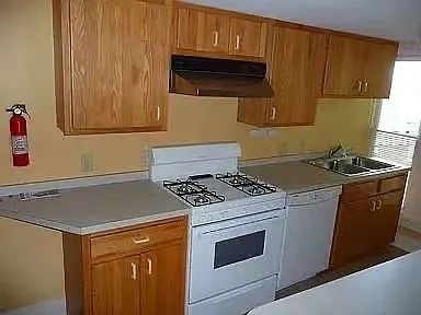 3 bed, 1000 sqft, $750 — Photo 2
