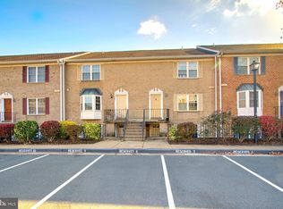 969 S Rolfe St APT A, Arlington, VA 22204