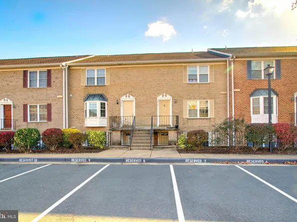 969 S Rolfe St APT A, Arlington, VA 22204