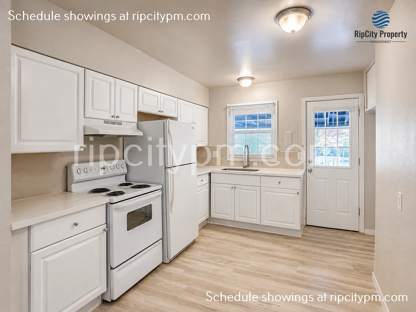 Single-Level 2-Bedroom Garden Home Duplex with Huge Fenced Yard — Photo 3