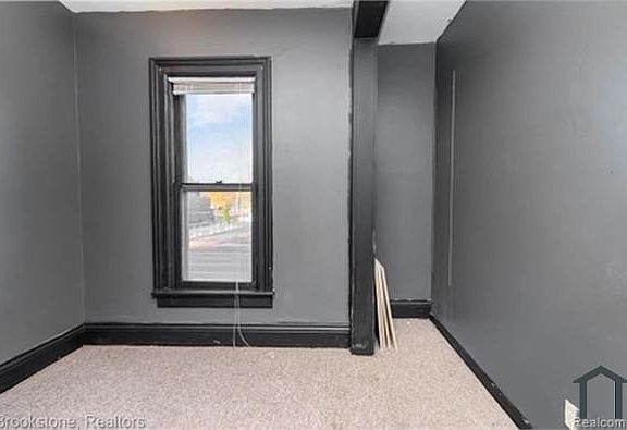 2nd image of 1003 Court St #2