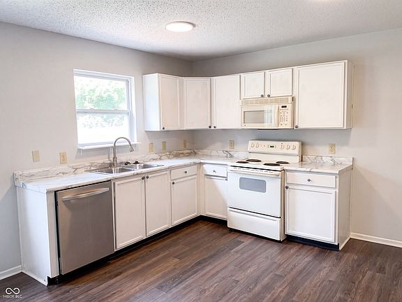 2nd image of 953 Balto Dr