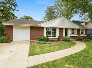 1231 Warrington Rd, Deerfield, IL 60015