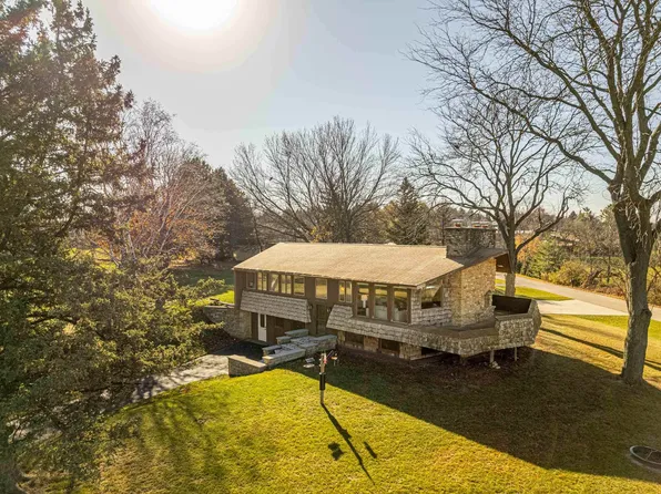 103 Bier St, Ridgeway, WI 53582