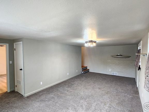 4th image of 324 N 3rd Ave