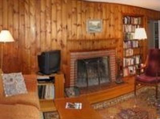 33 Fisher St, Amherst, MA 01002