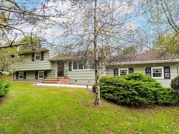 12 Deer Run Dr, Bridgewater Twp., NJ 08807