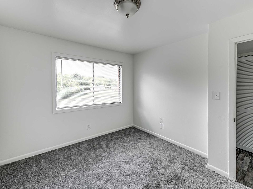 Summit Point Apartments