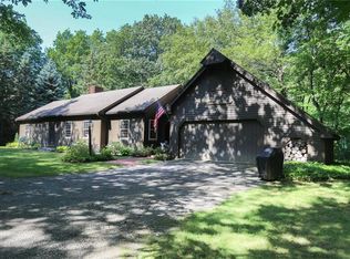 1 Olde Post Rider Trl, Rochester, NY 14616