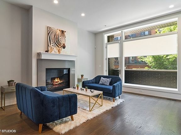 2nd image of 2110 W Belmont Ave #1