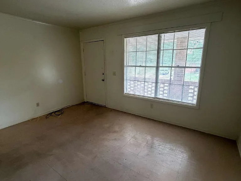 205 Daniel St #6 — Photo 2