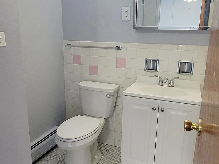 9220 Seymour Ave #2W — Photo 8