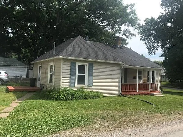 3 bed, 958 sqft, $1,350 — Photo 2
