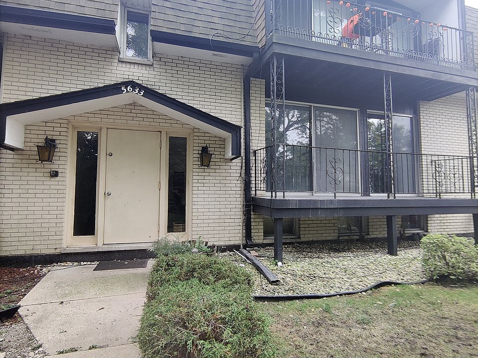 1st image of 5633 Edge Lake Dr APT 2E