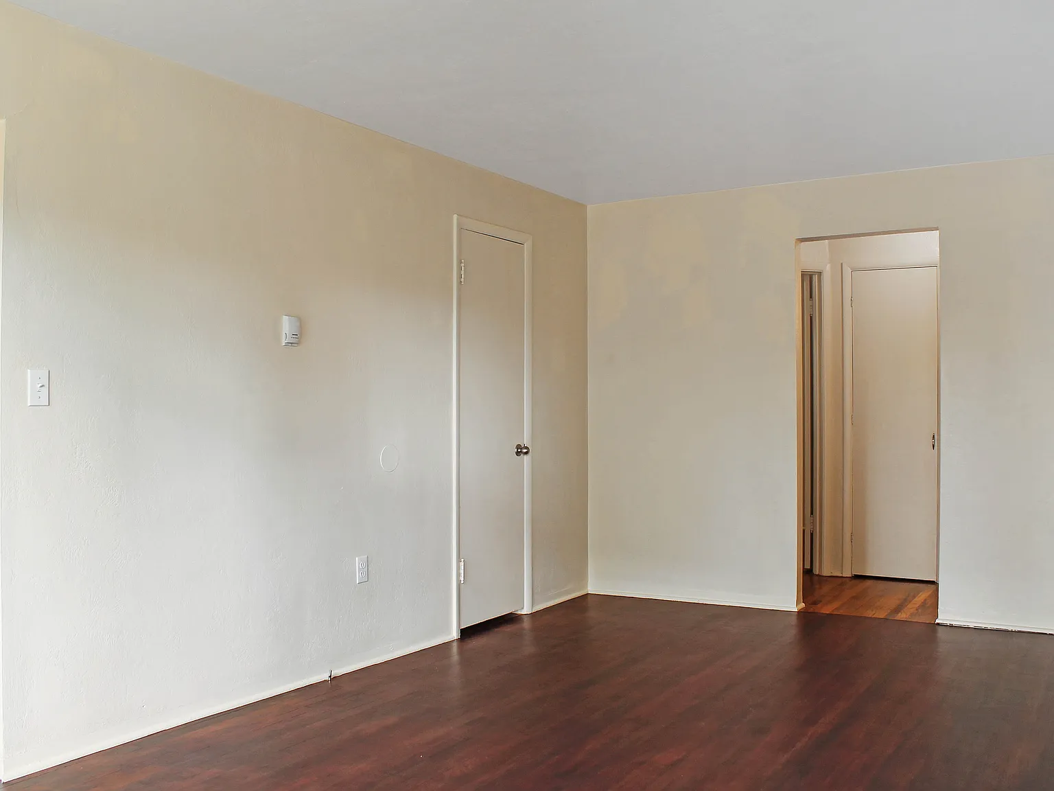 2 bed, 812 sqft, $1,695 — Photo 2