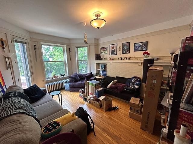 1st image of 4143 N Greenview Ave #3N