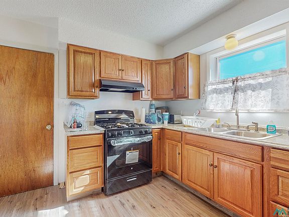 2nd image of 409 Peggy Lee Ln