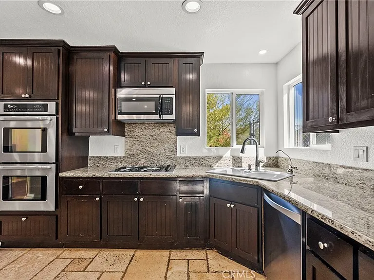 1138 Lakeview Dr — Photo 28