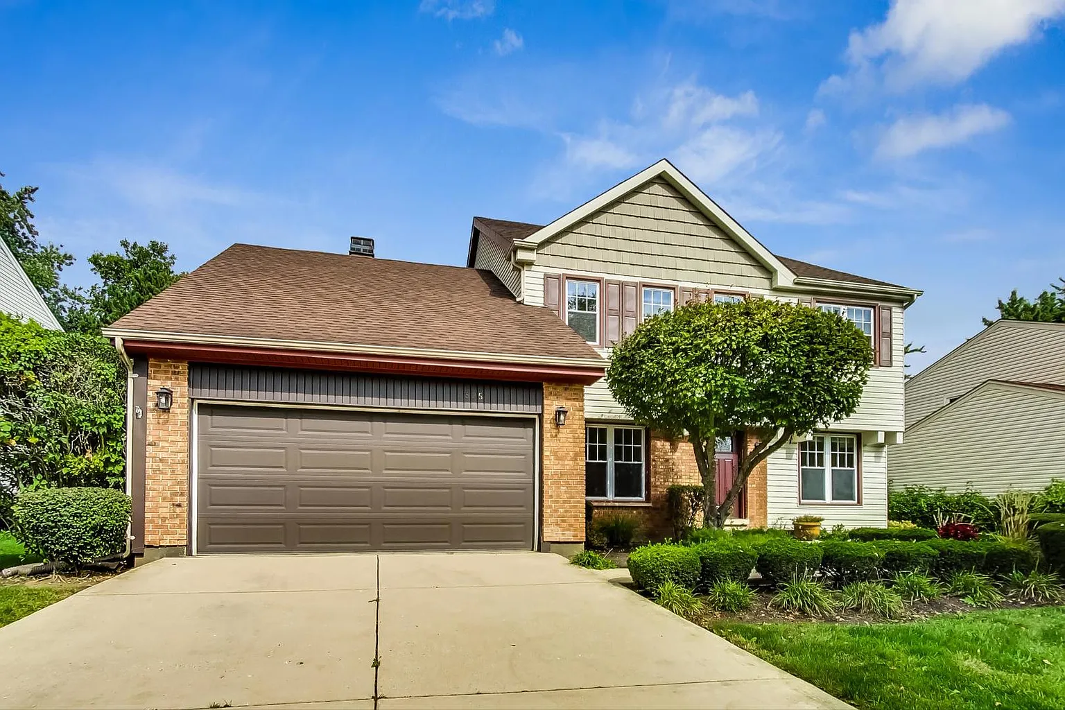 825 Chaucer Way photo 1