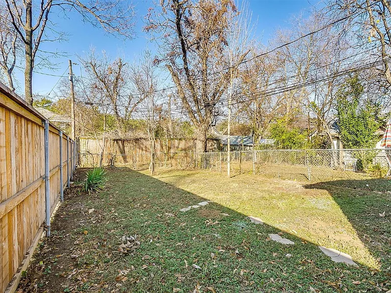 1824 Fairmount Ave — Photo 3