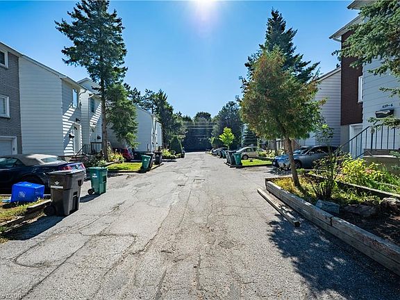 5th image of 639 Albert St #7
