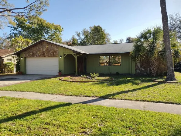10711 95th St N, Seminole, FL 33777