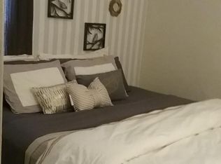 2815 Elizabeth Ave, Zion, IL 60099