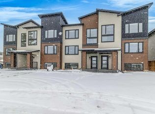 4307 W 48th Ave, Sylvan Lake, AB T4S1M8