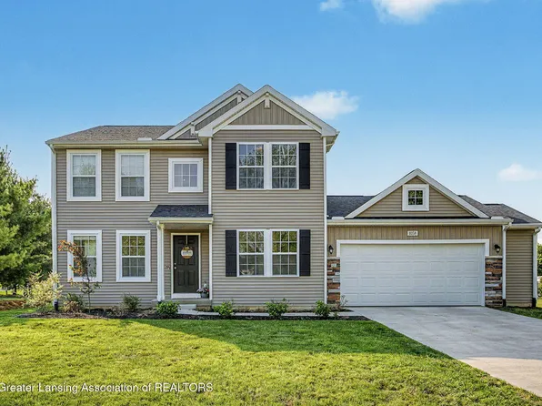 1058 N Crandell Dr, Charlotte, MI 48813