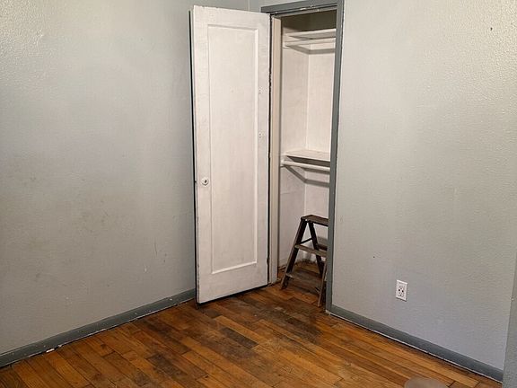5th image of 3511 SE 6th Street