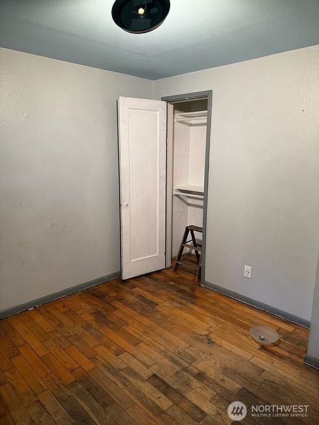 5th image of 3511 SE 6th Street