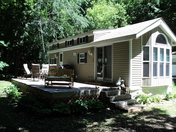 4th image of 2481 N Miltona Dr NE