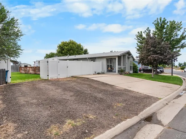 207 Willow Drive, Lochbuie, CO 80603