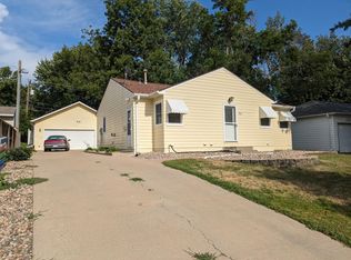 904 S Cloudas Ave, Sioux Falls, SD 57103