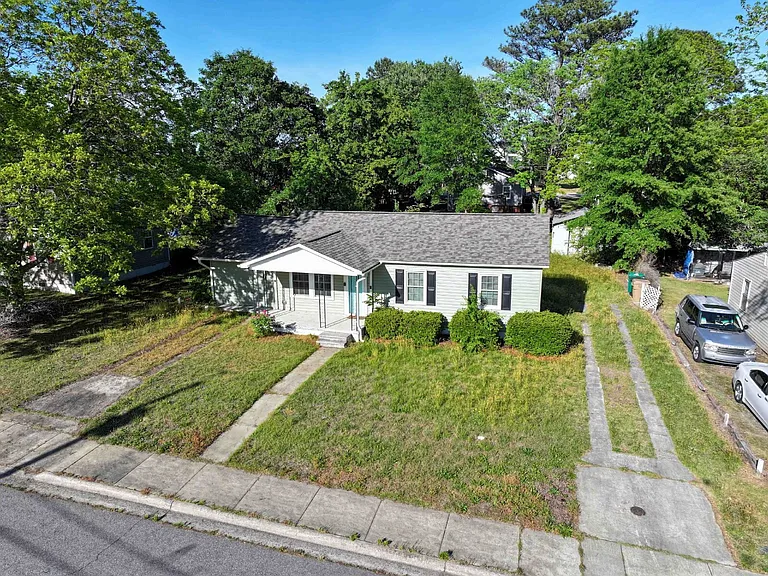 912 E Joyner St — Photo 16