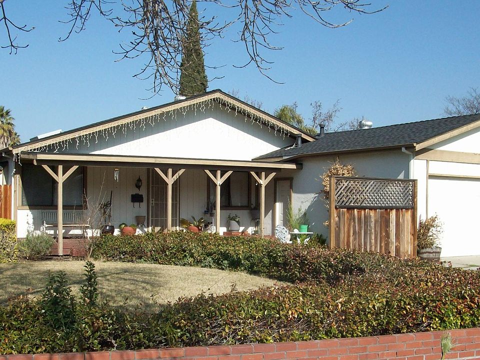 1st image of 338 Vineyard Dr