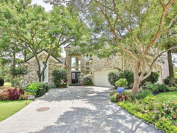 3rd image of 2703 S Southern Oaks Dr