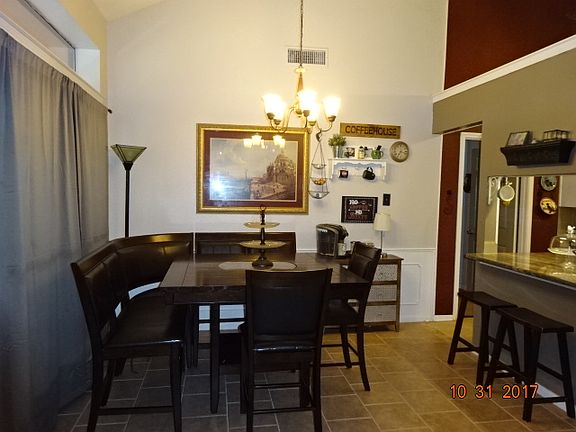 Dining Area (1)