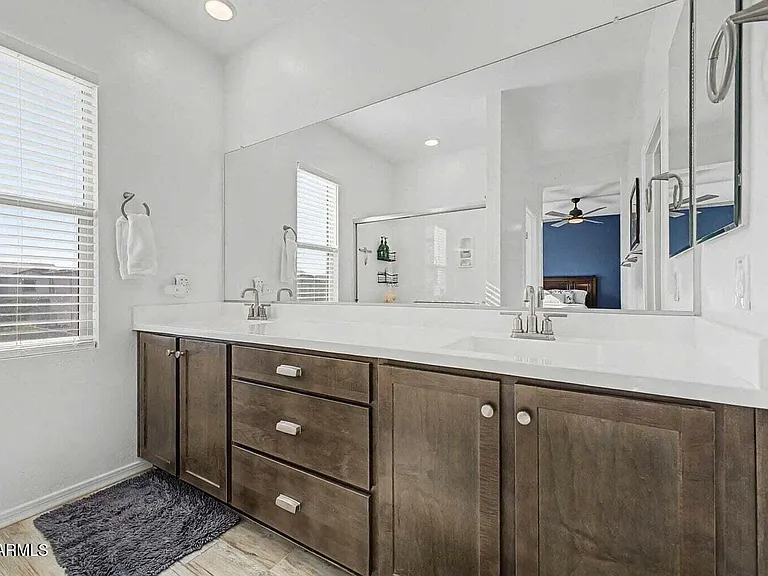 1033 S 150th Dr — Photo 14