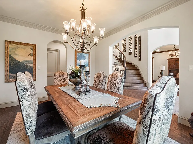 7947 Chartwell Ln — Photo 4