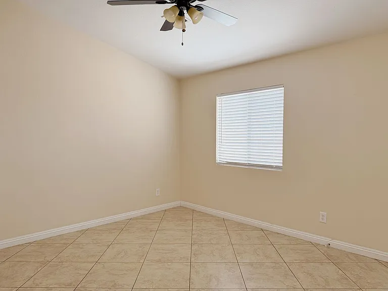 3320 Park Town St — Photo 11