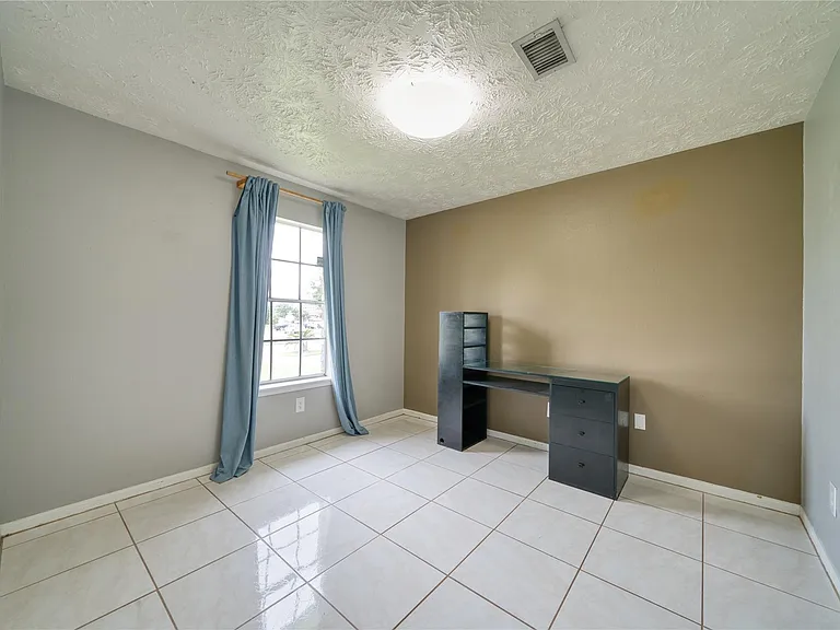 1323 Oakengates Dr — Photo 25