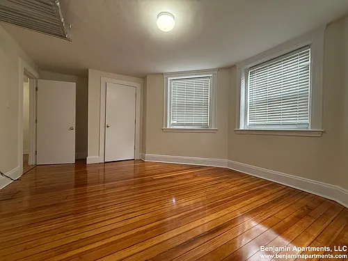 11 Mount Hood Rd #B Photo 1
