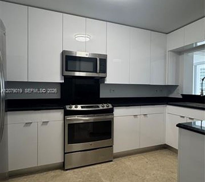 1st image of 801 Brickell Key Blvd #Cu-1204